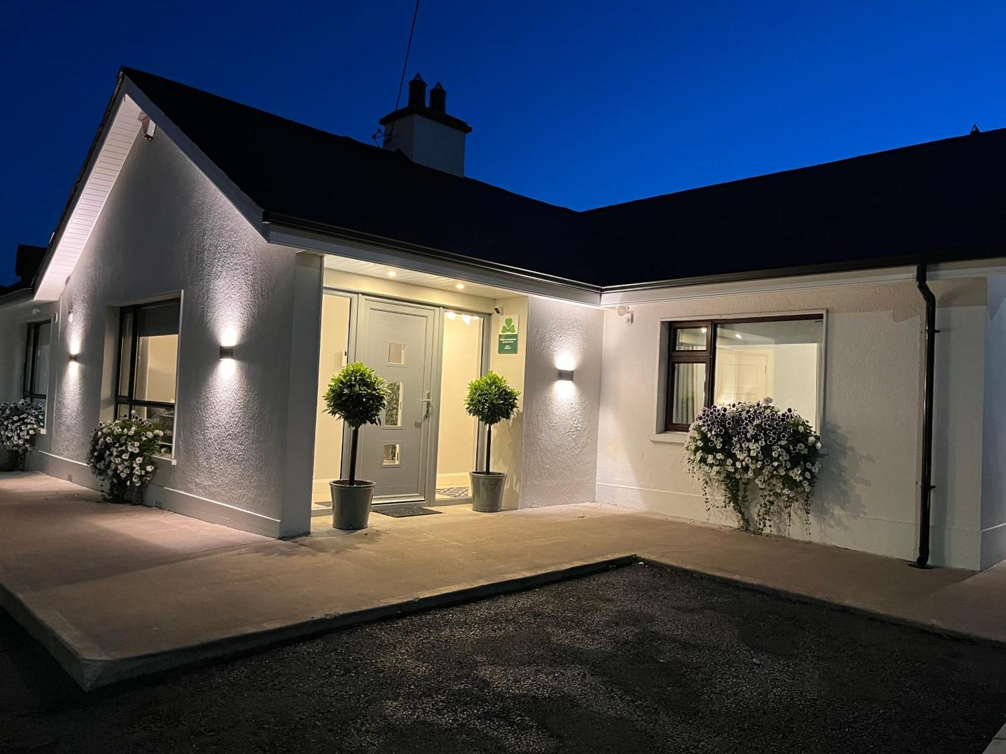 The Hillcrest, Luxury Accommodation In Castleblayney Town Zewnętrze zdjęcie